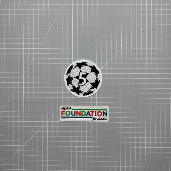 Starball Ligue des Champions au chiffre 5 sans liseré noir et badge UEFA Foundation, thermocollants