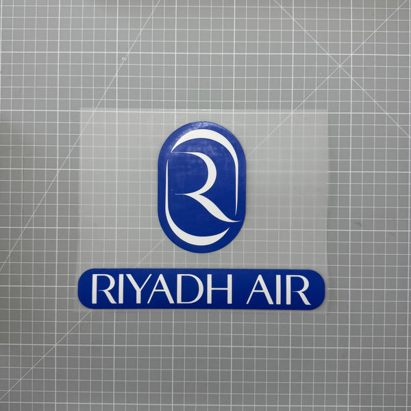 Sponsor de poitrine Riyadh Air bleu et blanc pour maillot domicile de l'Atletico Madrid, thermocollant