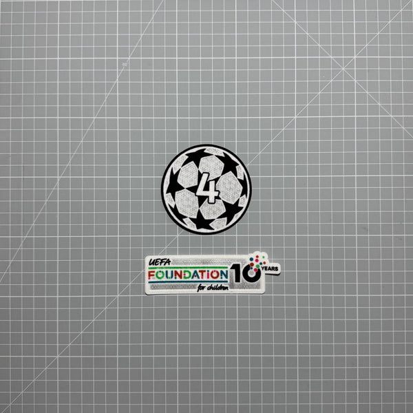 Starball Ligue des Champions au chiffre 4 et badge UEFA Foundation 10 ans, thermocollants